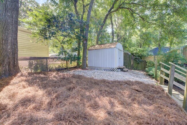 Building Photo - 1825 Meriadoc Rd