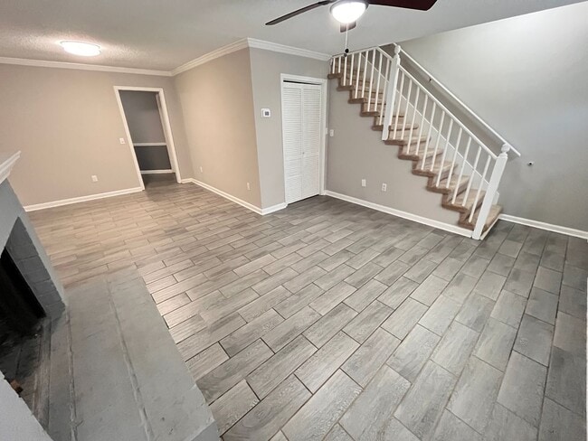 Building Photo - Charming 3-bedroom, 2-bath townhouse