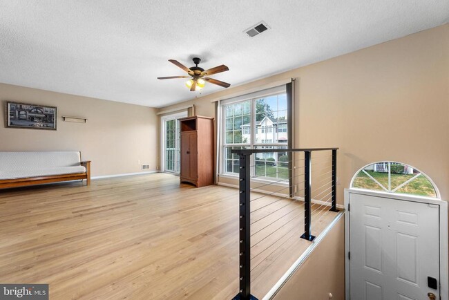 Building Photo - 71 Chambord Ct