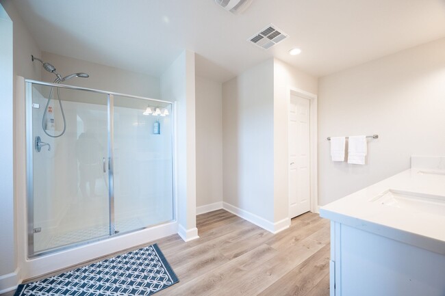 Building Photo - Lovely Home in Chino Valley Unified School...