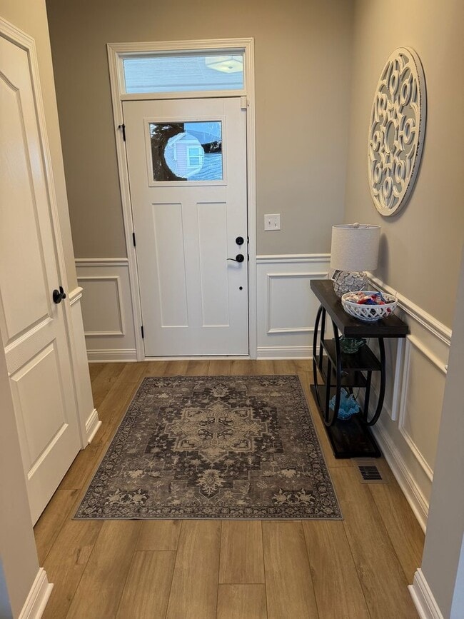 Building Photo - Spacious 4BR House in Shelbyville