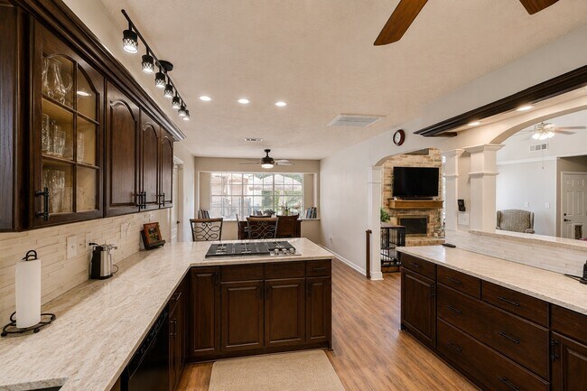 Building Photo - 16310 Acapulco Dr
