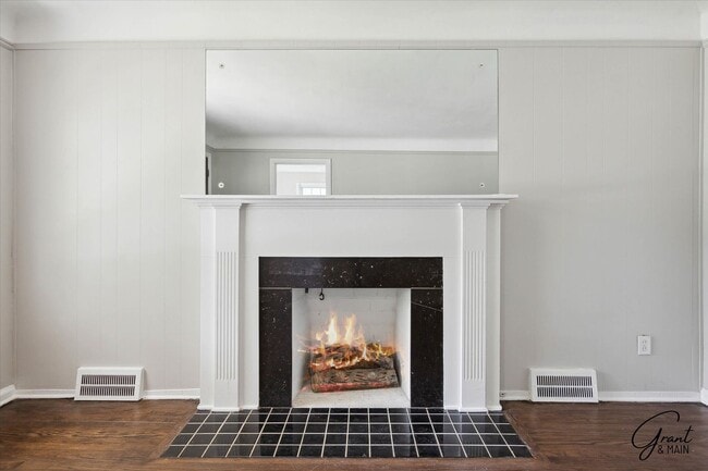 Building Photo - $1450 3 bedroom bungalow