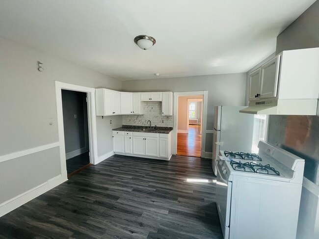 Building Photo - 808-810 Capitol Avenue, Floor