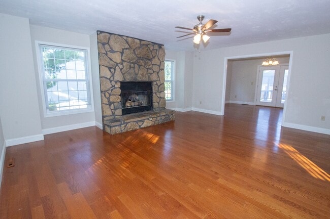 Building Photo - 111 Phoenix Ave