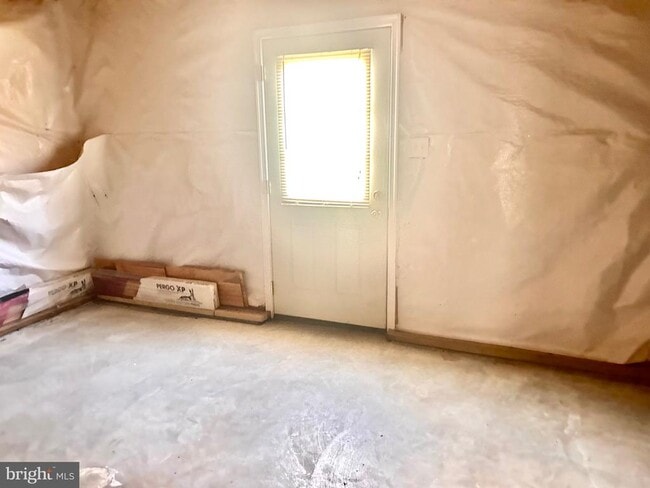 Building Photo - 104 Meadowbrook Dr