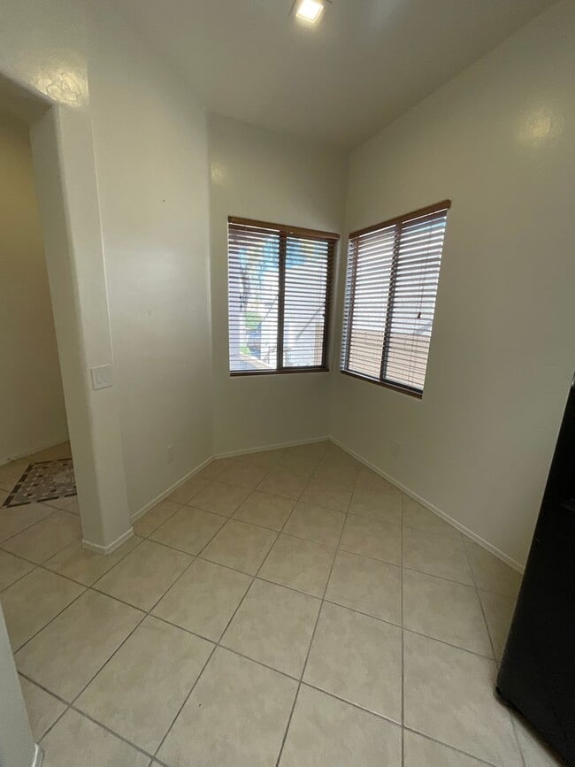Building Photo - Gated community near Sabino Canyon/Tangue Verde
