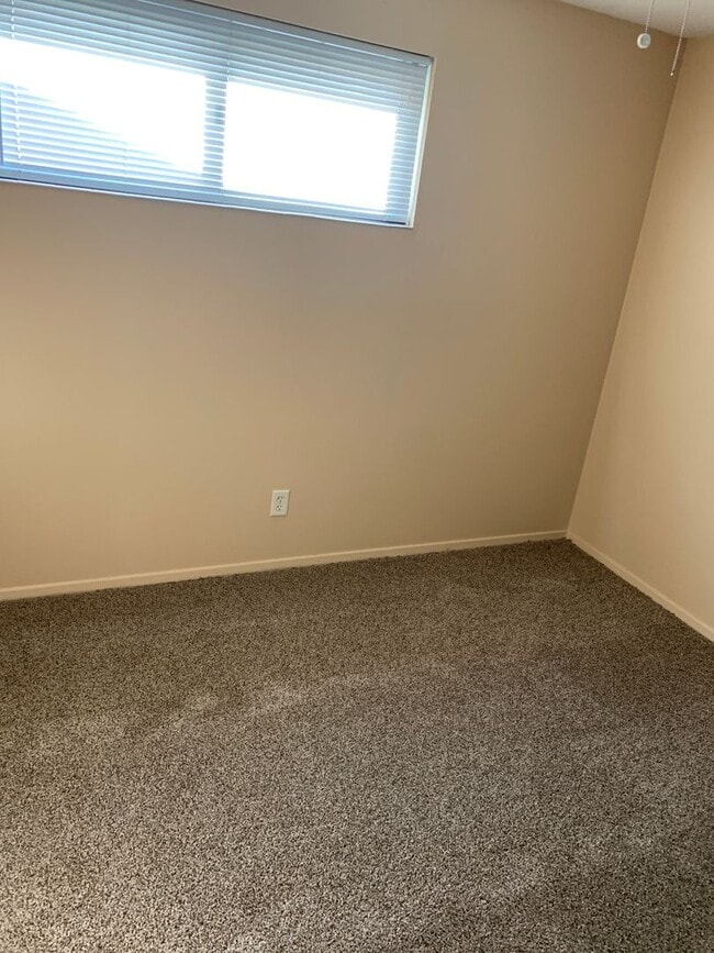 Building Photo - Three Bedroom One and a Half Bath Ranch Home in Delhi