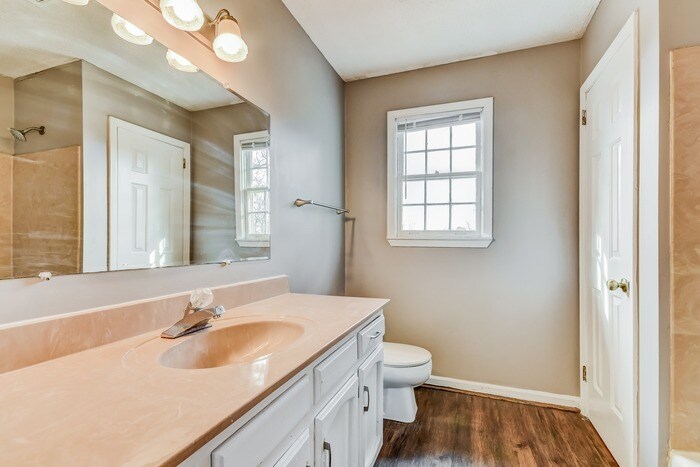 Building Photo - 233 Port S Ln