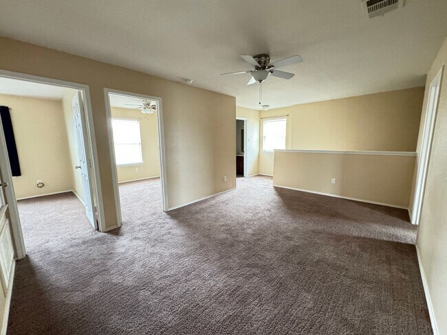Building Photo - 813 Draco Dr