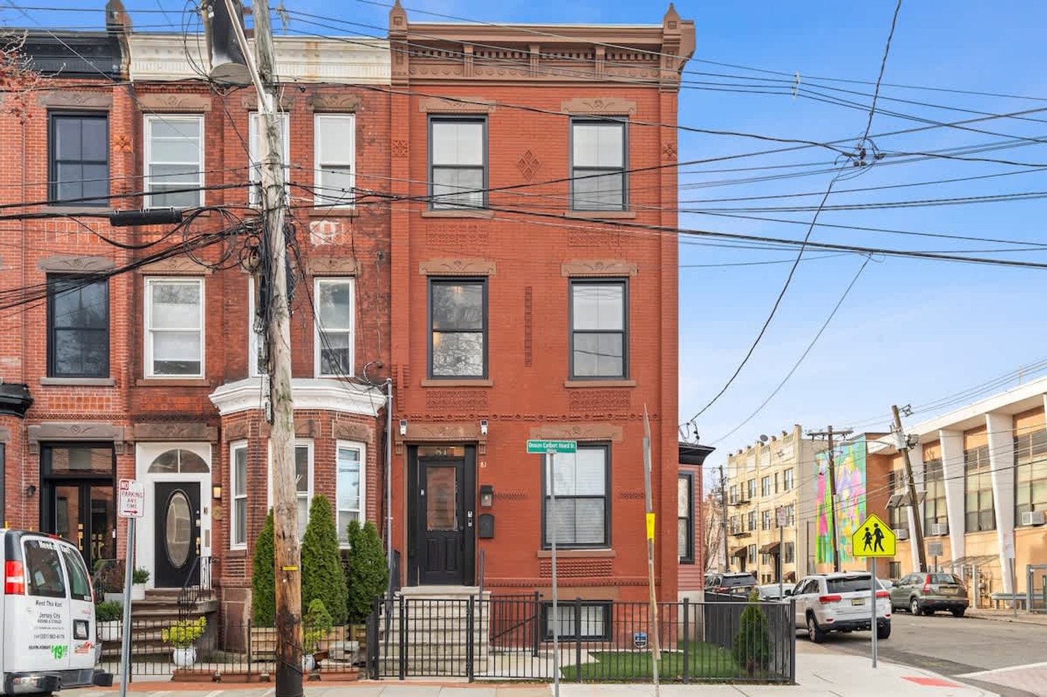 Building Photo - 81 Crescent Ave