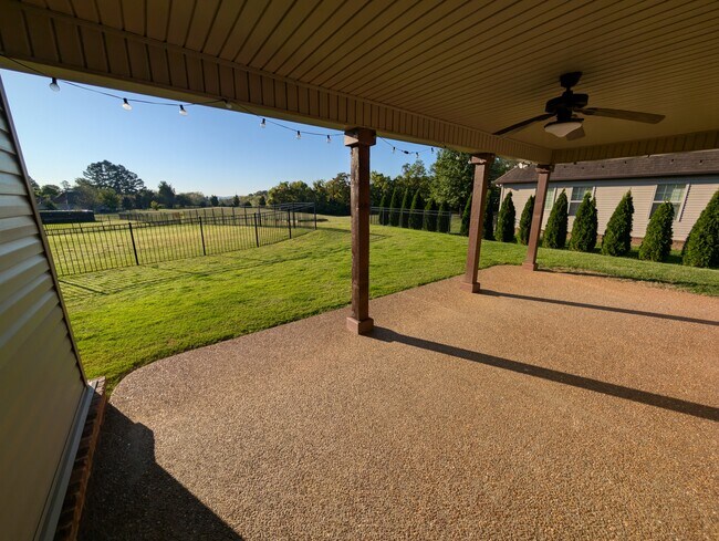 Building Photo - 903 Tanager Pl