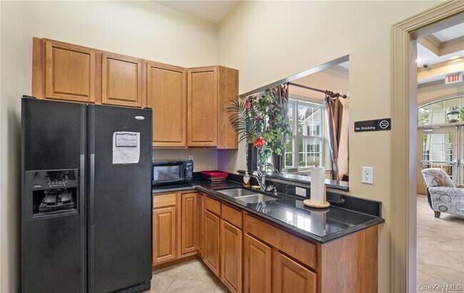 Building Photo - 5 Case Ct