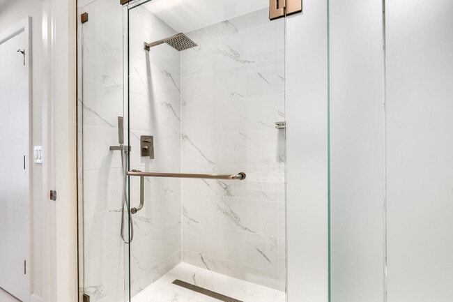 Building Photo - 3100 N Ocean Dr