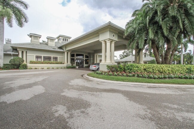 Building Photo - Fully Furnished Seasonal Condo Rental At G...