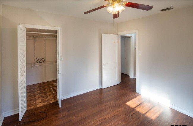 Building Photo - 3 Bedroom in Midtown Tyler!