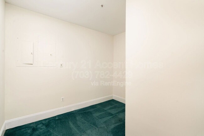Building Photo - 8401 Tysons Trace Ct
