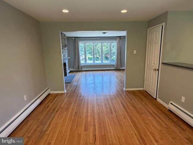 Building Photo - 319 Meetinghouse Ln