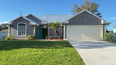 Building Photo - 2144 SW Vista Rd