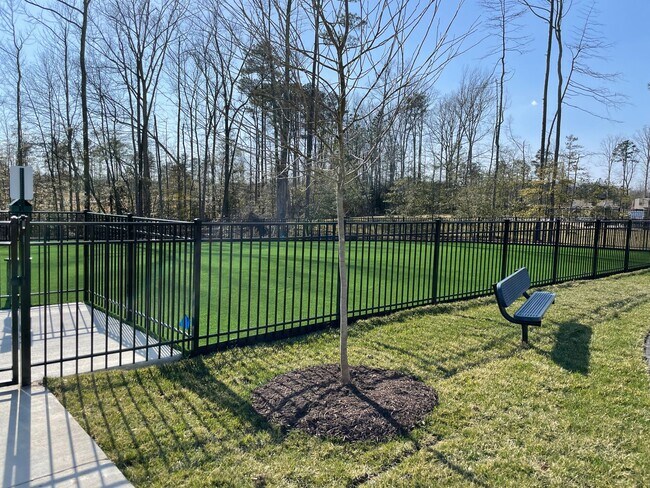 Building Photo - Willet | 4 Bed 3.5 Bath | Garage | 2287 sf | $3120 - $3432 | 8, 9, 13, 14, and 15 month lease terms