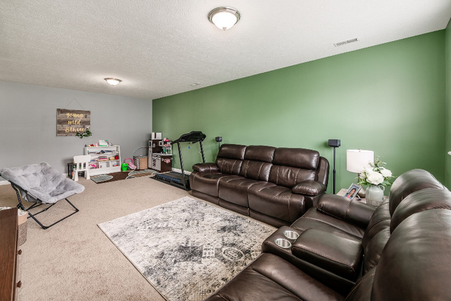 Building Photo - 6138 Longwood Dr
