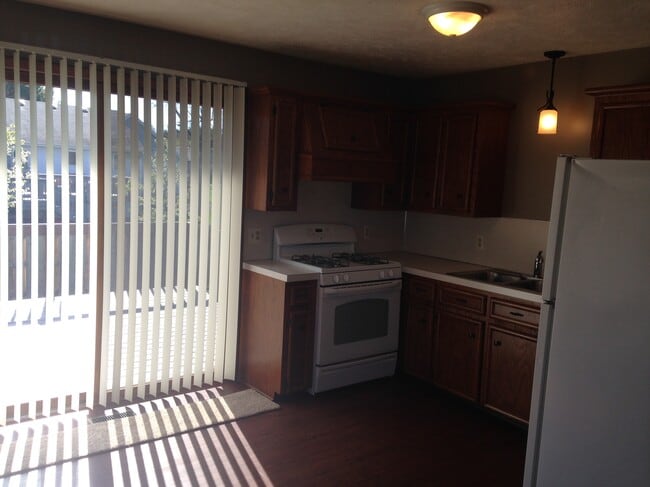 Building Photo - 4194 Ivanrest Ave SW