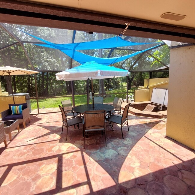 Building Photo - 3871 Alcantara Ave