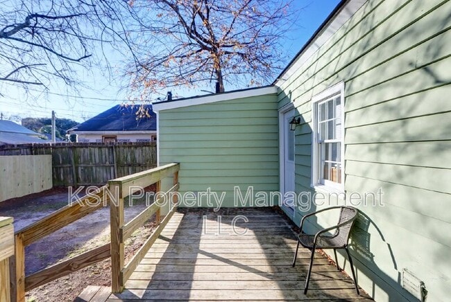 Building Photo - 543 E Harris St