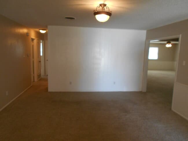 Building Photo - Half off first full months rent !Large West Lubbock Home