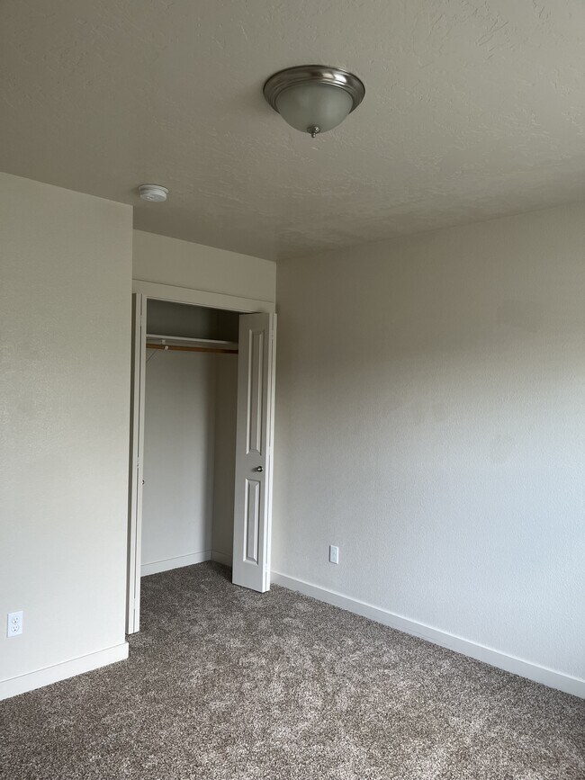Building Photo - 4238 S Overhill Way