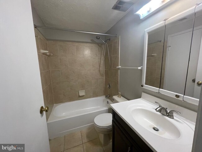 Building Photo - 11906 Fieldthorn Ct