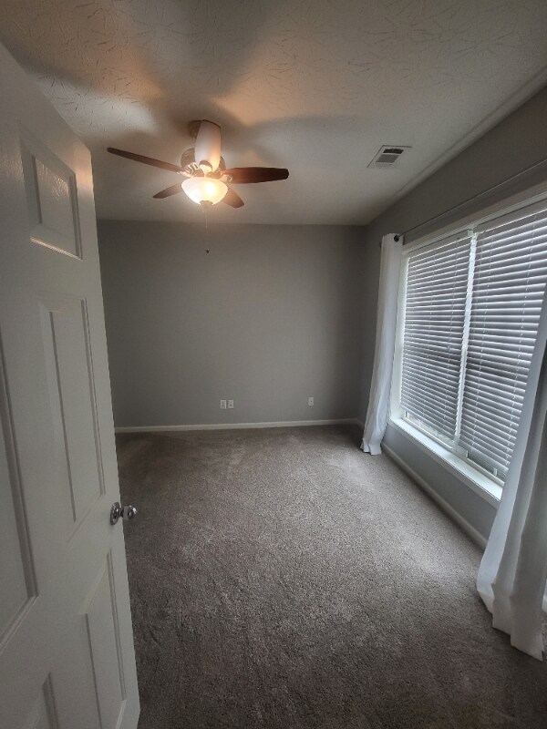 Building Photo - 607 Pecan Knoll Dr