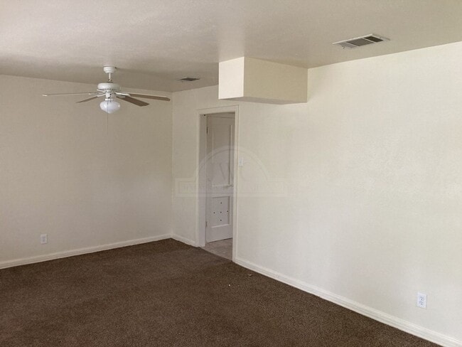 Building Photo - 1601 White