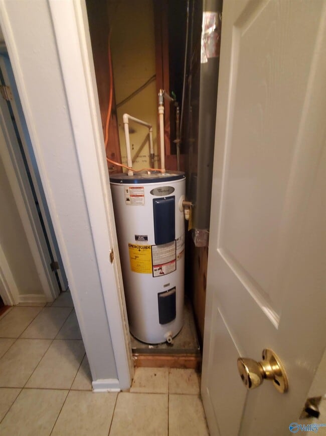 Building Photo - 2248 Norwood Dr NW