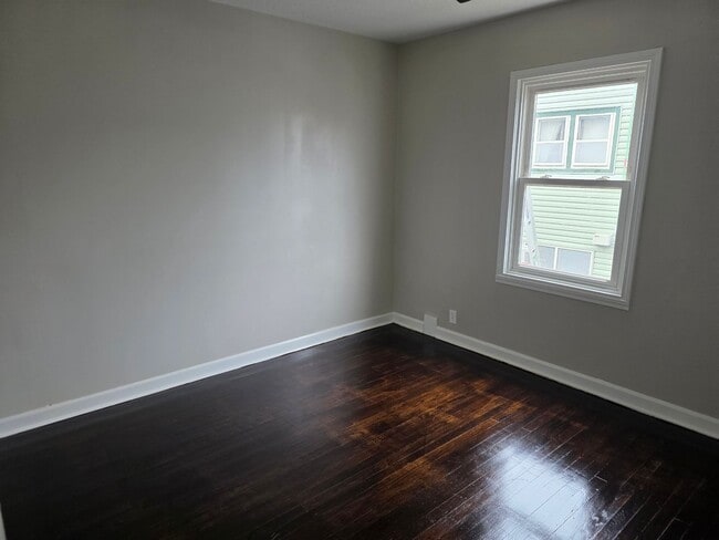 Building Photo - 214 Lobban St