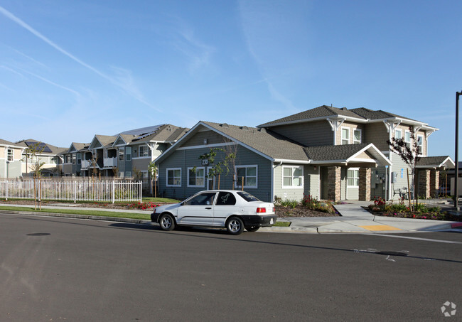 Building Photo - Montgomery Crossing