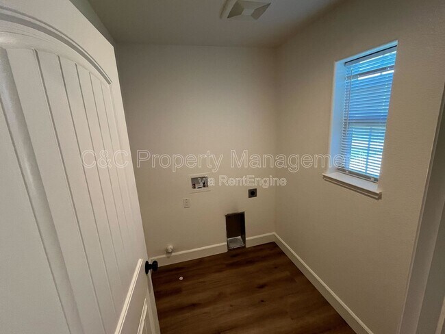 Building Photo - 5078 Palisade Ave