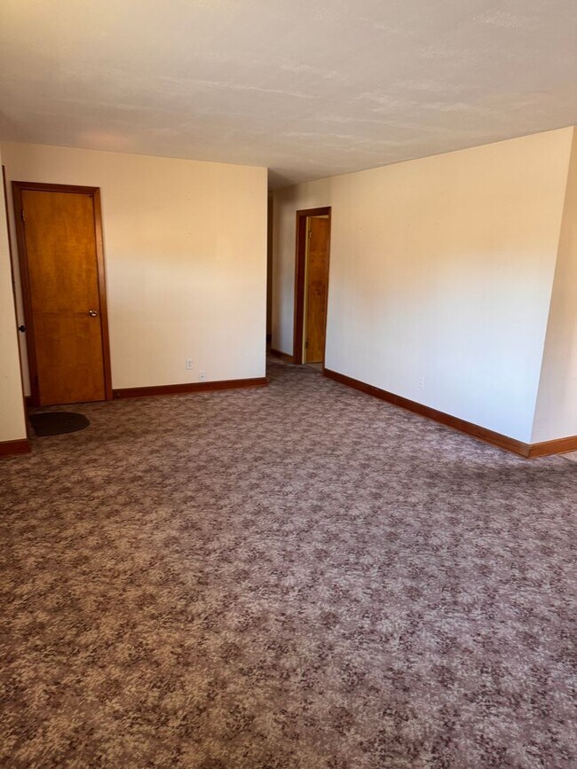 Building Photo - 4 Bedroom || 2.5 Bathroom Home in Boonsboro