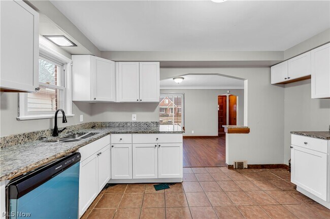 Building Photo - 4706 Dawnshire Ave