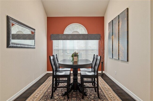 Building Photo - 205 Lake Como Dr