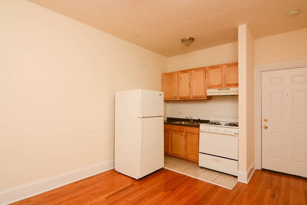 Building Photo - 2737 N Spaulding Ave