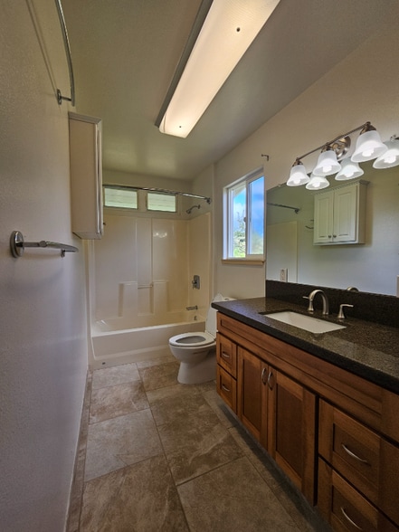 Building Photo - 15-1331-1331 24th Ave