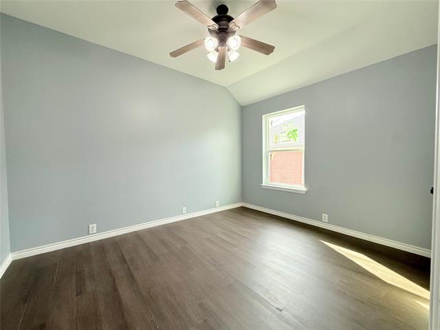 Building Photo - 1004 Broken Spoke Dr