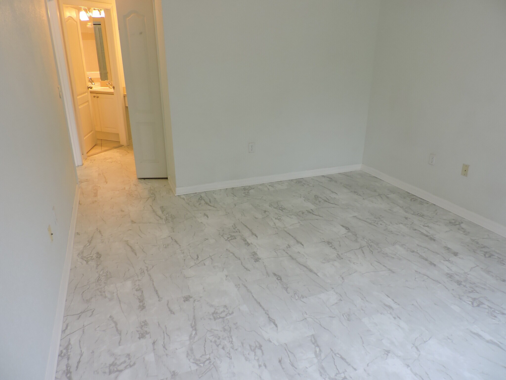 Building Photo - 11032 Legacy Dr