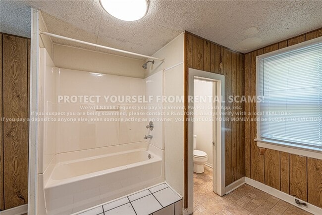 Building Photo - 1323 Garland Ave