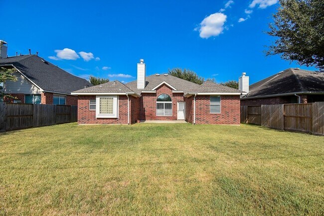 Building Photo - 10727 Gilford Crest Dr