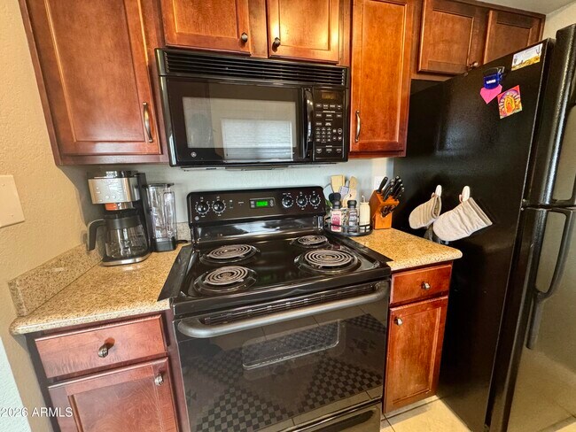 Building Photo - 3600 Hayden Rd