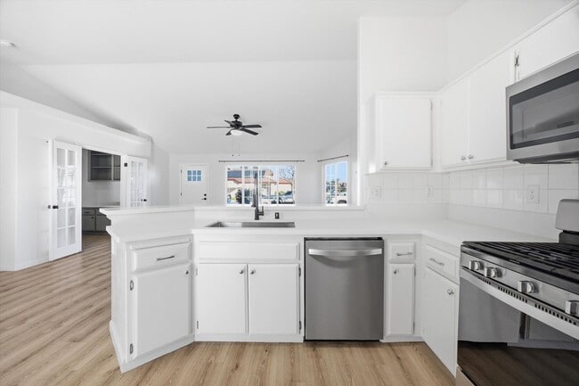 Building Photo - SILVERCREEK BEAUTY !!!