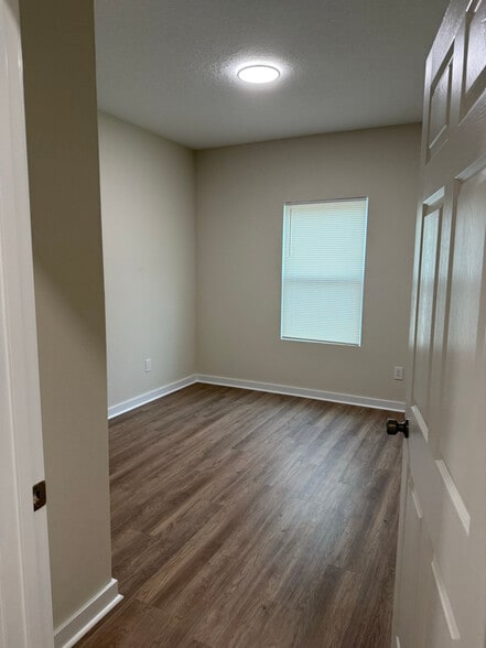 Building Photo - 2241 Parkin Rd