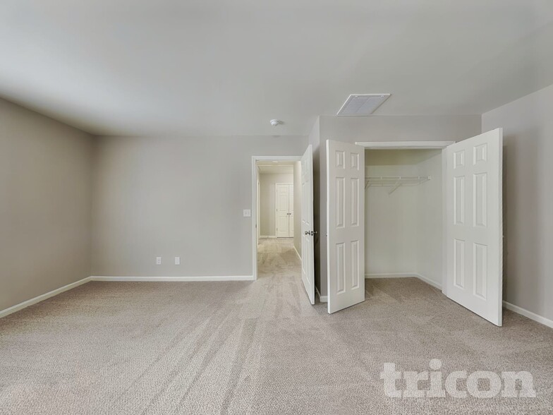 Building Photo - 8847 Twisted Pine Dr